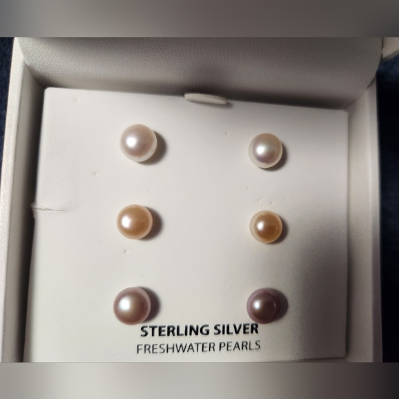 MACY, STERLING SILVER, FRESHWATER PEARLS EARRINGS - Picture 2 of 3
